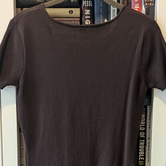 Flattering Deep Brown Short Sleeve Sweater / Size M - Picture 5 of 7